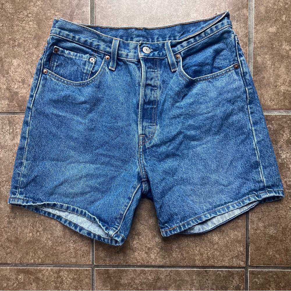 Levi’s high-waisted denim shorts